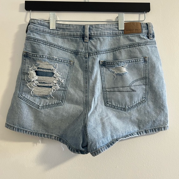 American Eagle Mom Short - Picture 2 of 4
